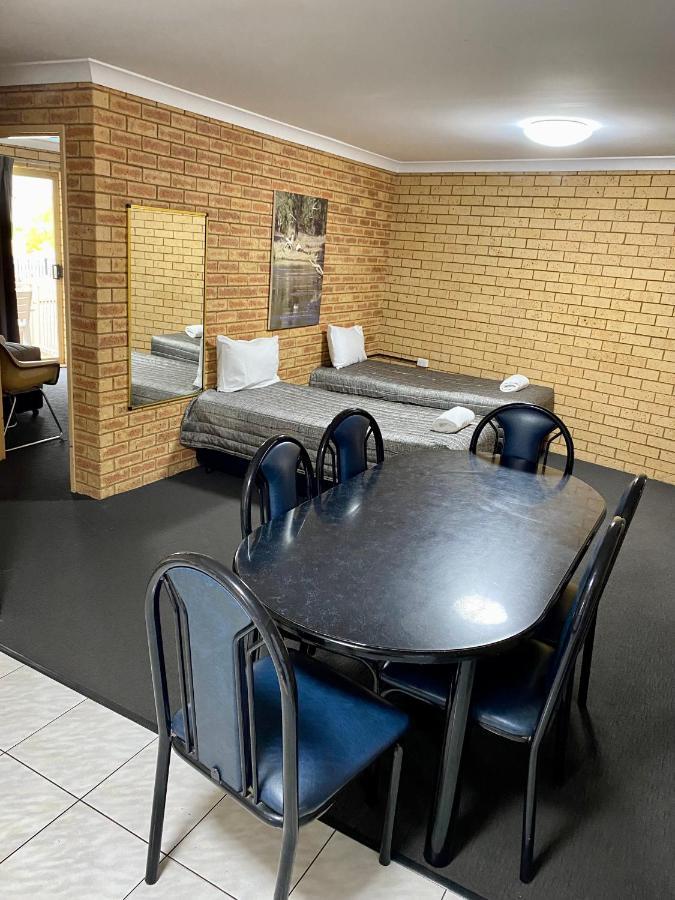 Tallarook Motor Inn Dubbo Buitenkant foto