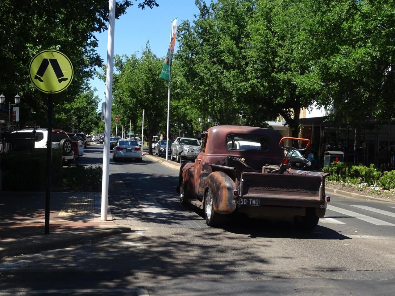 Tallarook Motor Inn Dubbo Buitenkant foto