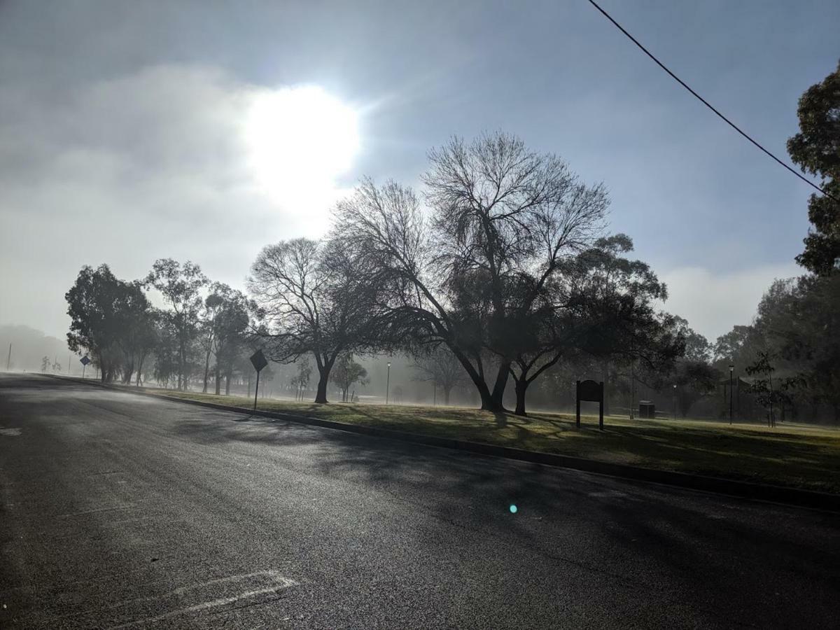 Tallarook Motor Inn Dubbo Buitenkant foto